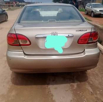 A picture of Neatly used 04 Toyota Corrolla
