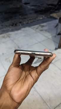 A picture of Xs max iPhone