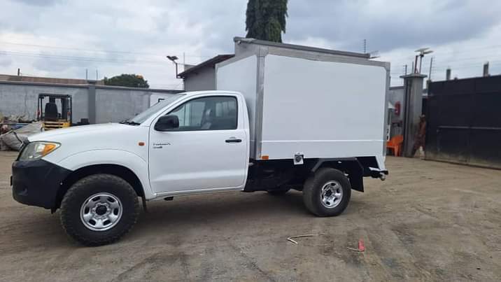 A picture of Toyota hilux pick up