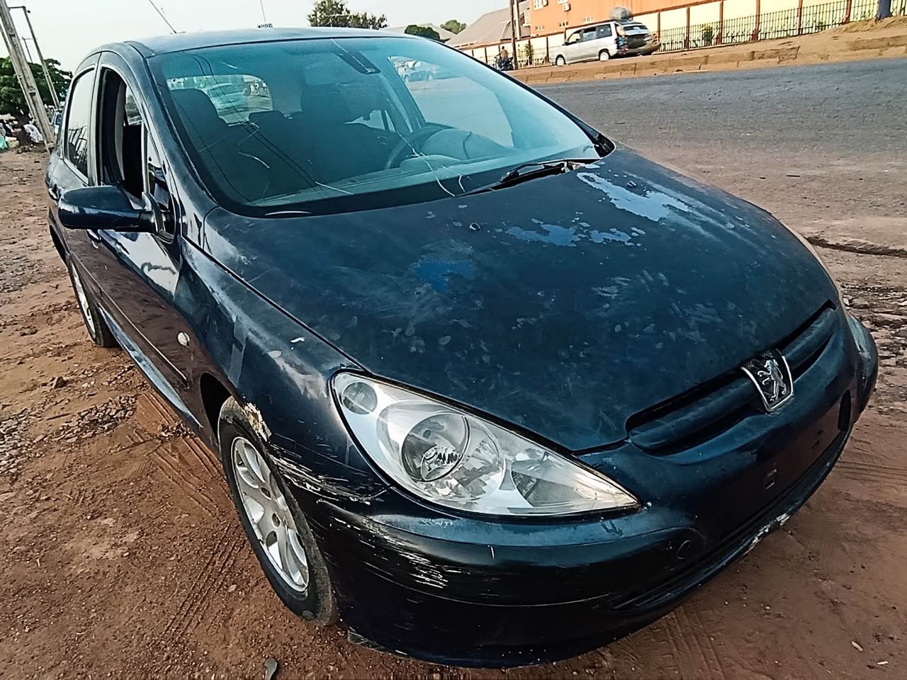 A picture of Distress sale Peugeot 307 Manual transmission Body needs painting and