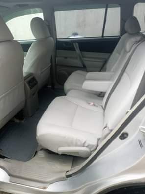 A picture of BELGIUM GRADE 2012 MODEL TOYOTA HIGHLANDER Engine very silent Gear