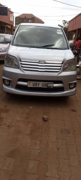 A picture of Toyota Noah