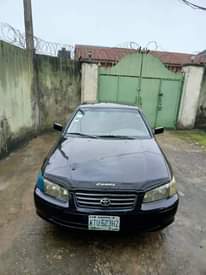 A picture of TOYOTA CAMRY 2000