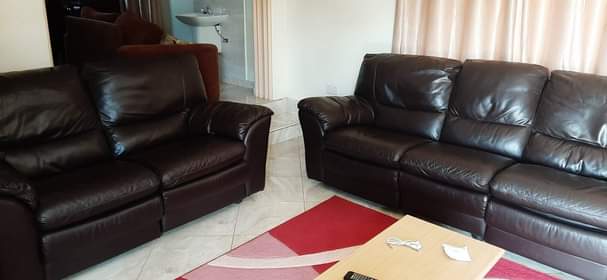 A picture of Genuine leather sofa