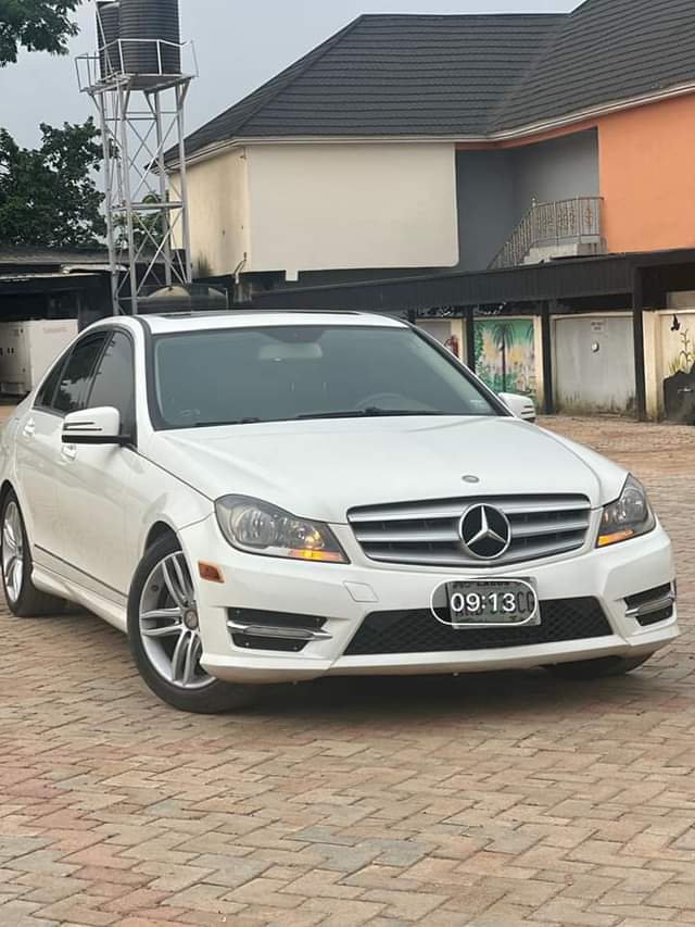 A picture of Mercedes Benz c300