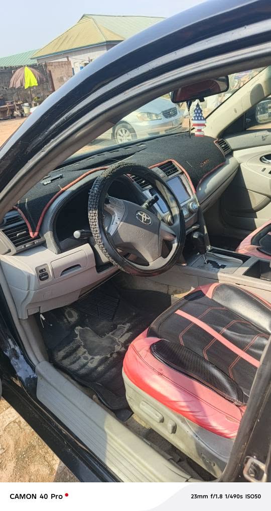A picture of Toyota Camry 08
