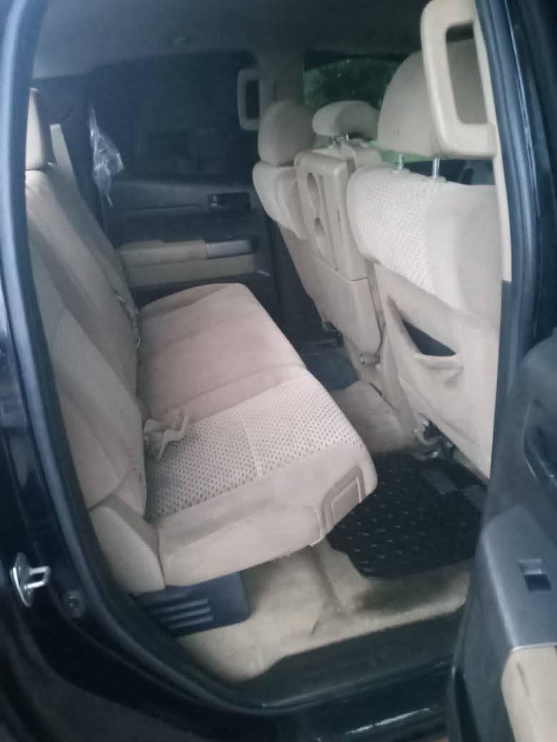A picture of 2011 Toyota tundra