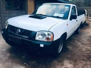 used nissan np300