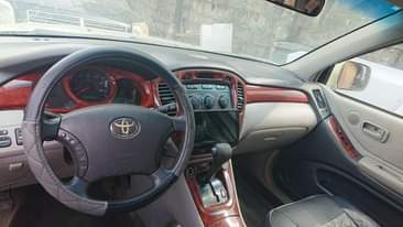 A picture of Toyota highlander 2005