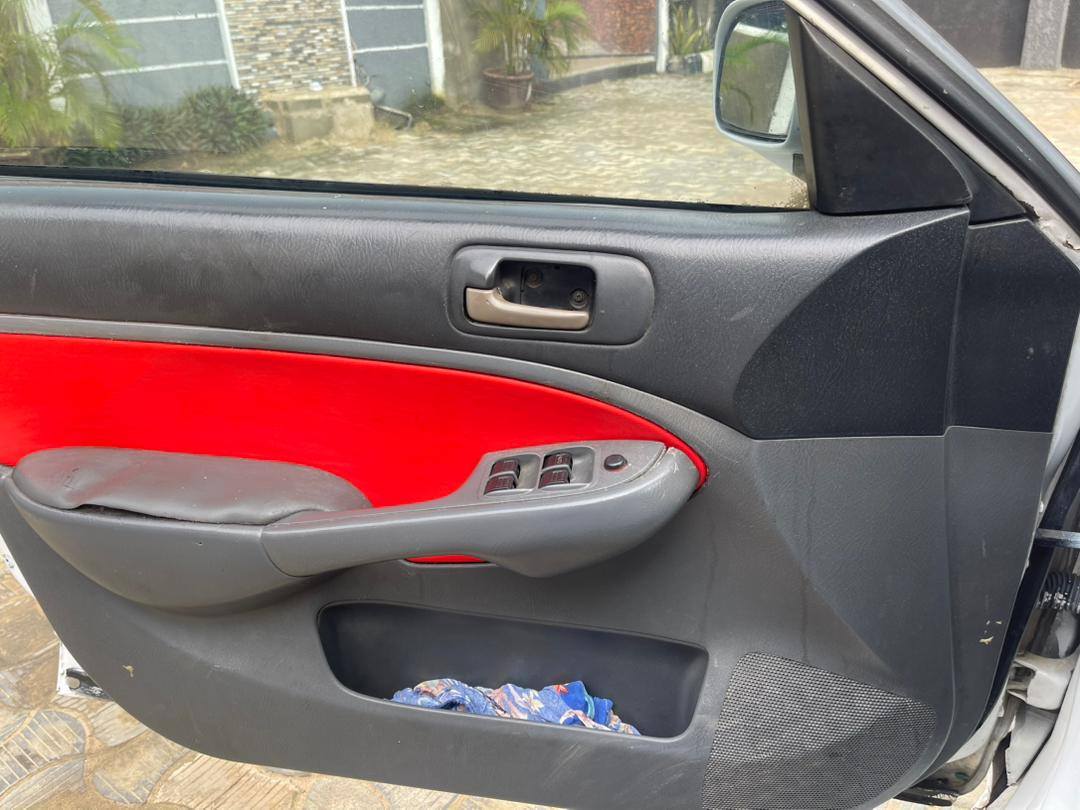 A picture of Destress sale Honda civic Owner need urgent cash tomorrow morning