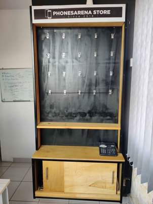A picture of ShowCase kuuzia vifaa vya simu