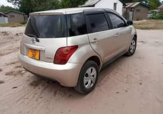 A picture of TOYOTA IST INAUZWA 4 5M 0743173980