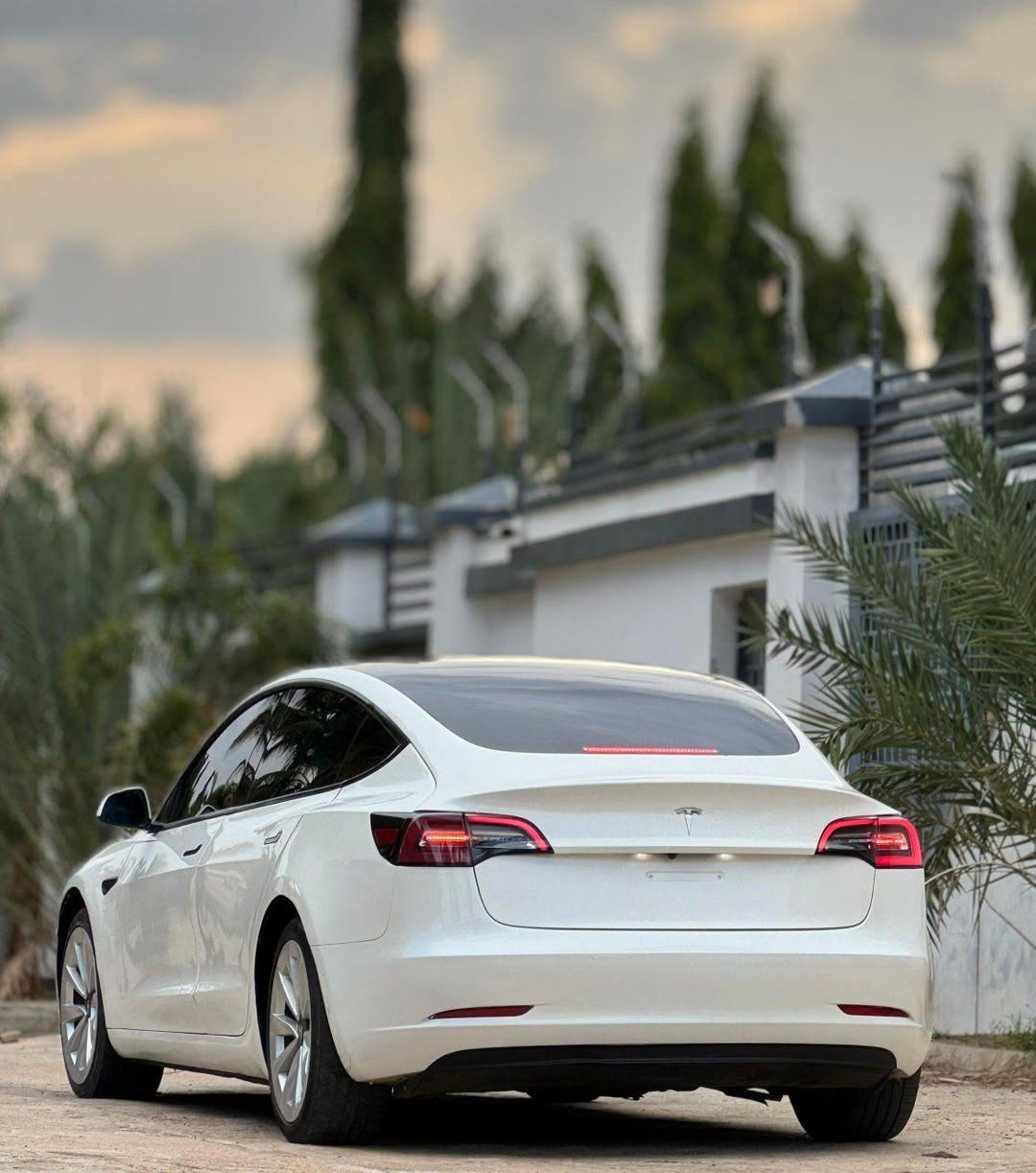 A picture of Foreign Used 2021 Tesla