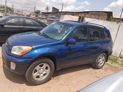 A picture of Rav4 2003 model first body Engine and gear work perfectly