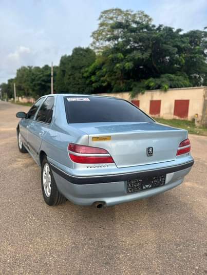 A picture of FOR SALE BELGIUM STANDARD EXTREMELY CLEAN USED 406 MANUAL TRANSMISSION