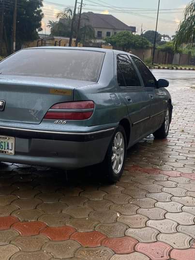 A picture of Quick sale Manual drive 406 Ac engine 2 5M Car