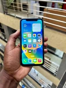A picture of iPhone 11 128gb Duos at 880K