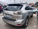 A picture of LEXUS RX330