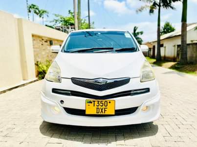 A picture of TOYOTA RACTIS NAUZA