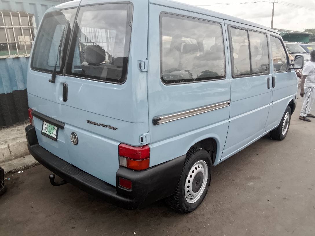 A picture of Volkswagen transporter
