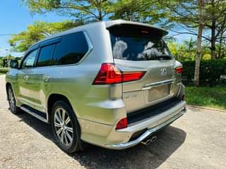 A picture of Lexus Lx 570 2019