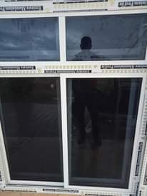 A picture of Tunatengenezaa alminium milango na madirishaa kwa bei nafuu