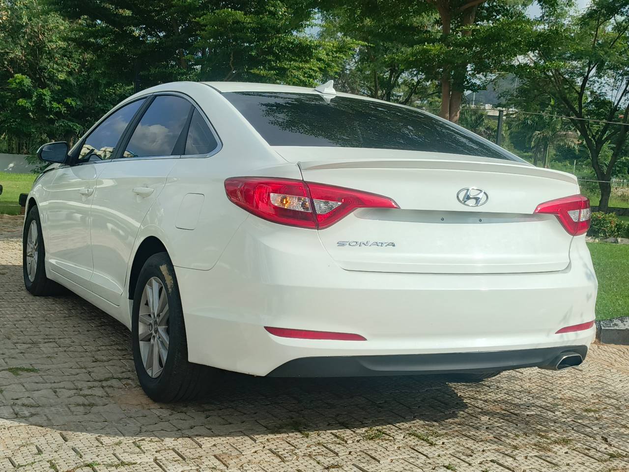 A picture of Hyundai sonata Direct Belgium Model 2016 Buy and drive Excellent