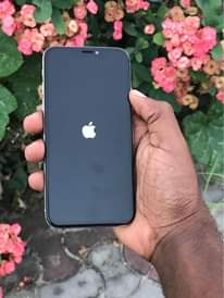 A picture of Iphone X