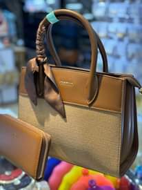 A picture of Handbag