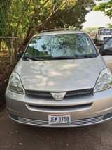 A picture of Toyota Sienna 2004 model