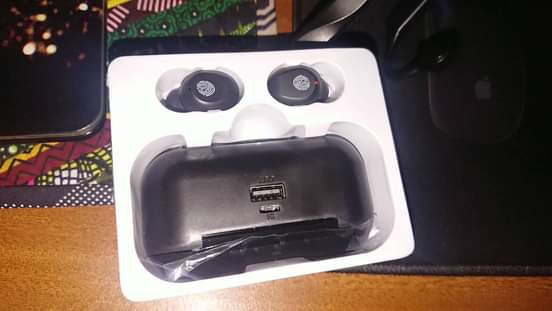 A picture of Earbuds