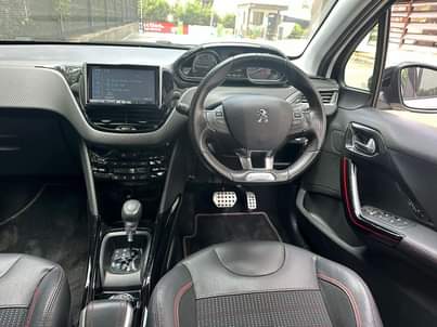 A picture of Toyota Fielder 2015