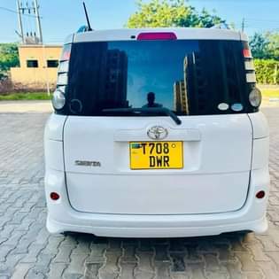 A picture of Toyota sienta