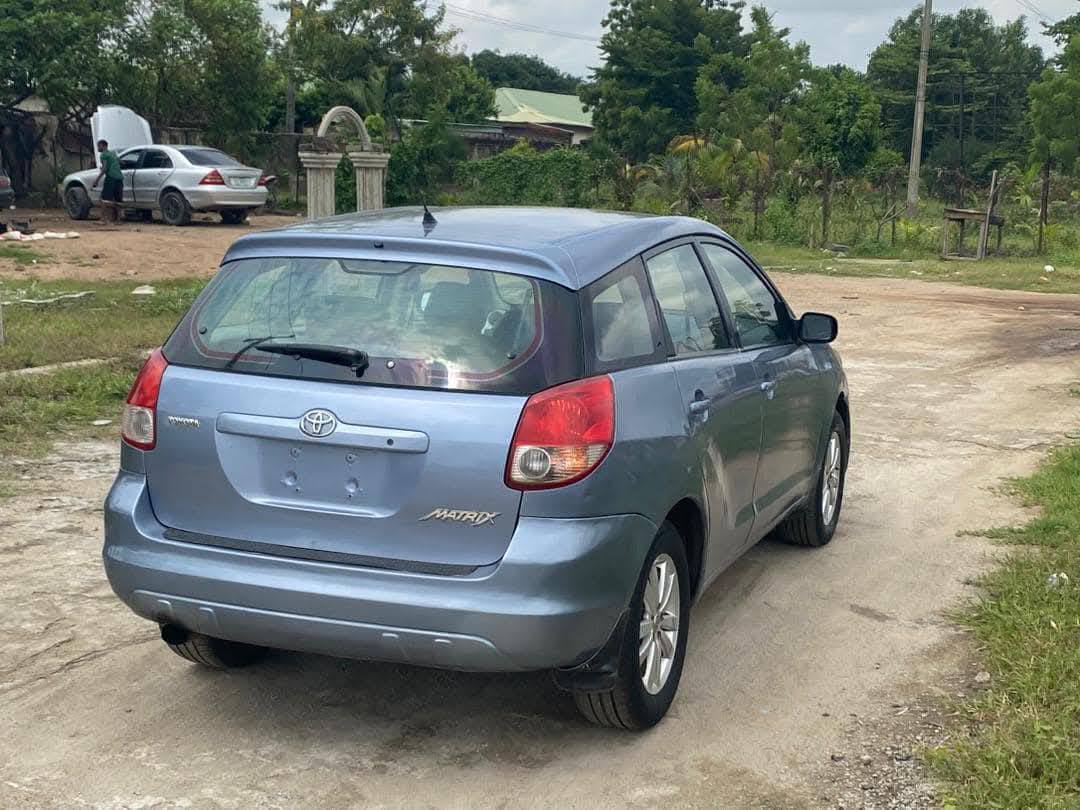 A picture of MATRIX A super clean Nigerian used Toyota MATRIX Manual drive.