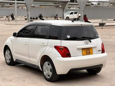 A picture of TOYOTA IST