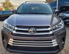 A picture of TOYOTA HIGHLANDER XLE Full Option Model 2016 Price 19 6M