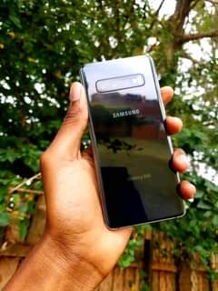 A picture of Samsung Galaxy S10 at 580k . Call or whatsapp on