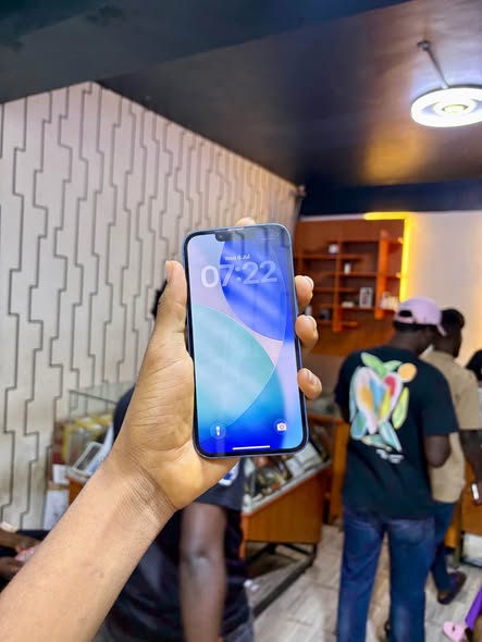 A picture of IPHONE 13