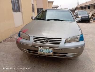 A picture of Toyota Camry 1999