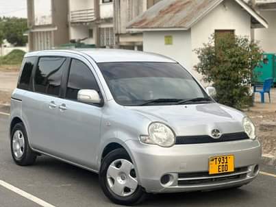 A picture of Toyota sienta