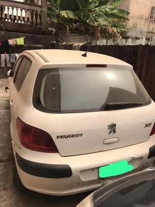 A picture of Peugeot 307 2007 model manual transmission