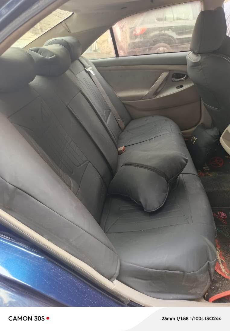 A picture of Toyota Camry 08