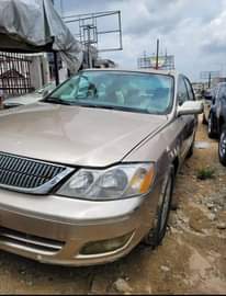 A picture of 2004 Toyota Avalon 2004
