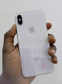 A picture of GREAT DEAL APPLE IPHONE X 64GB 100 battery life 550K