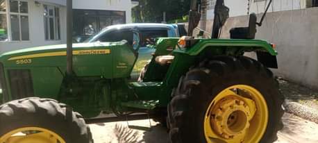 A picture of TRACTOR JOHN DEERE