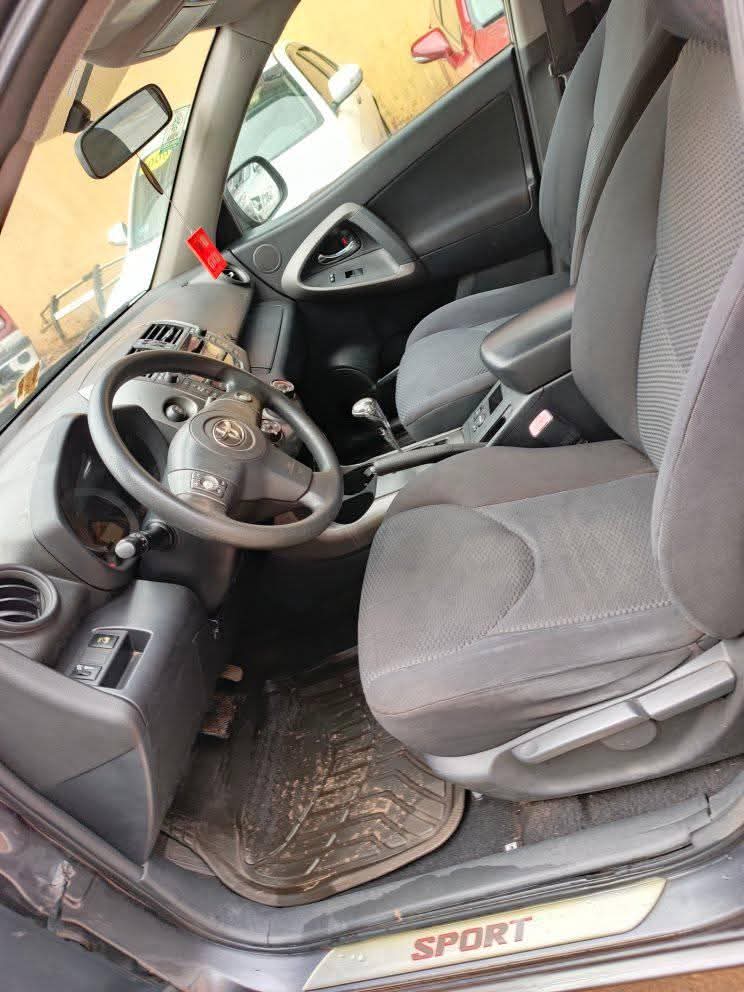 A picture of Toyota RAV4 2010 model