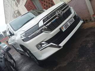 A picture of 2010 Toyota Land cruiser V8 Petrol
