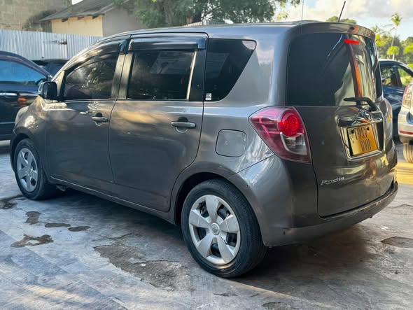 A picture of Toyota Ractis