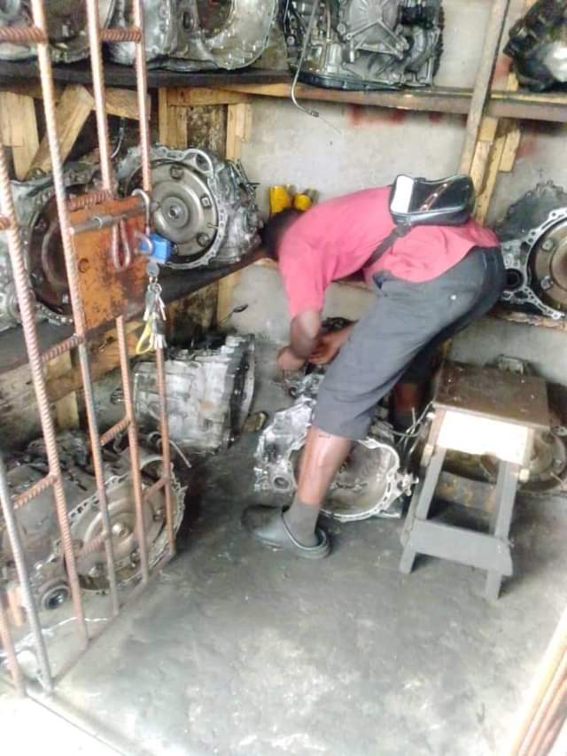 A picture of Complete gearbox and parts