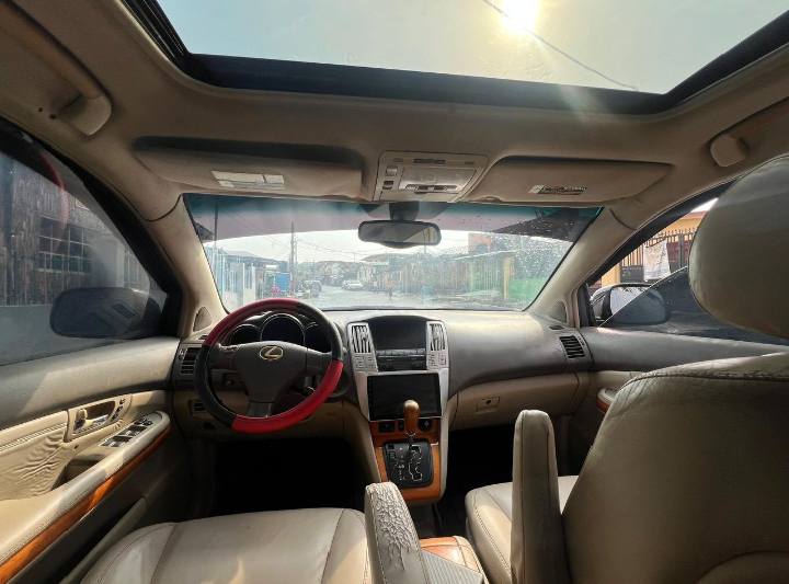 A picture of Lexus Rx330 2006